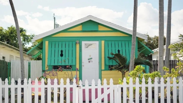 SOUTHERN LIVING: This Florida Town Welcomes 600 Artists Every Year To Turn Its Streets Into A Work of Art